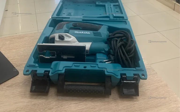 Электролобзик makita JV0600K