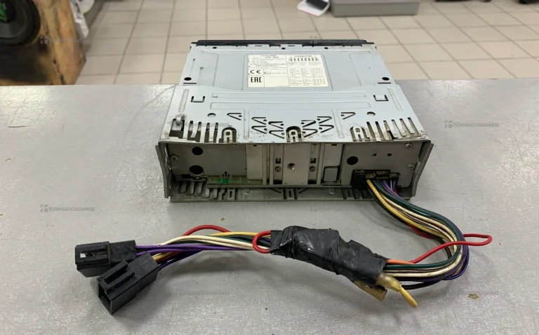 Автомагнитола Alpine UTE-81R