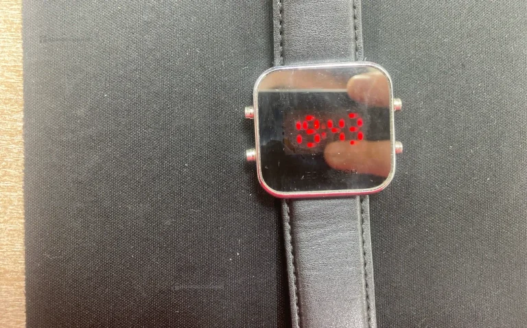 Часы Led Watch