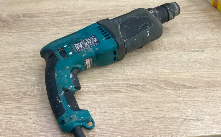 Перфоратор Makita HR2470