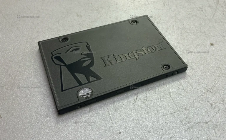 Жесткий диск  SSD Kingston 240gb