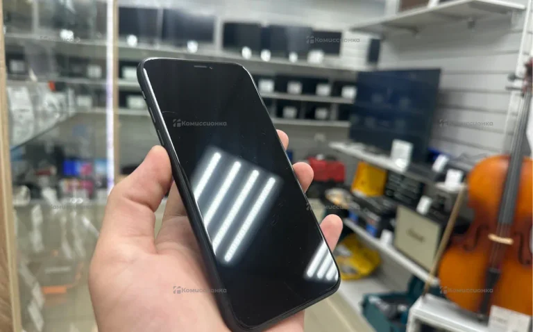 Apple iPhone XR 3/128 ГБ
