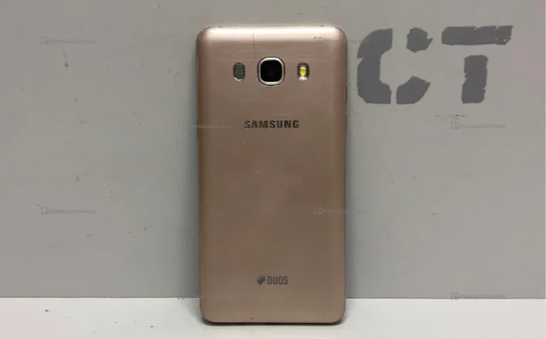 Samsung Galaxy J5 (2016) 2/16 ГБ
