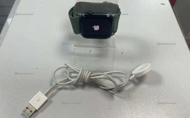 Часы  Apple Watch SE 44mm 80%