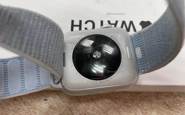 Часы  Apple Watch se2 gen