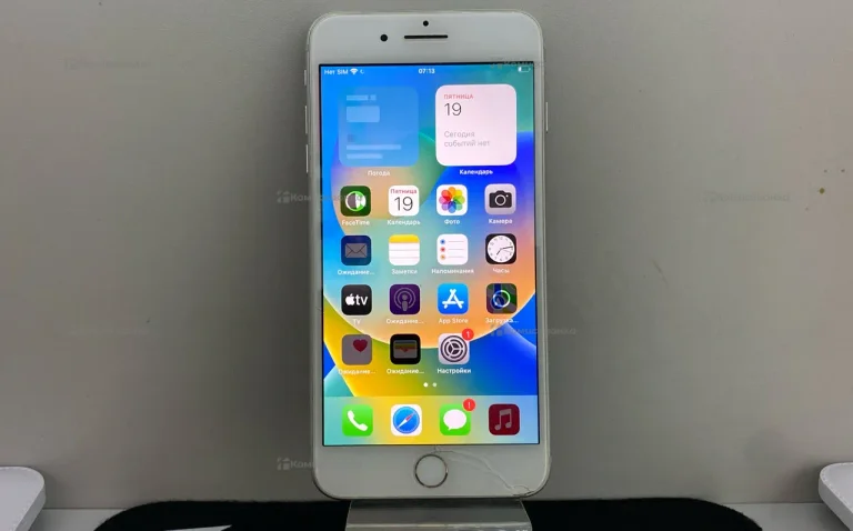 Apple iPhone 8 Plus 3/64 ГБ