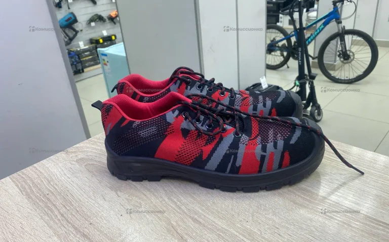 Обувь спортивная 45»