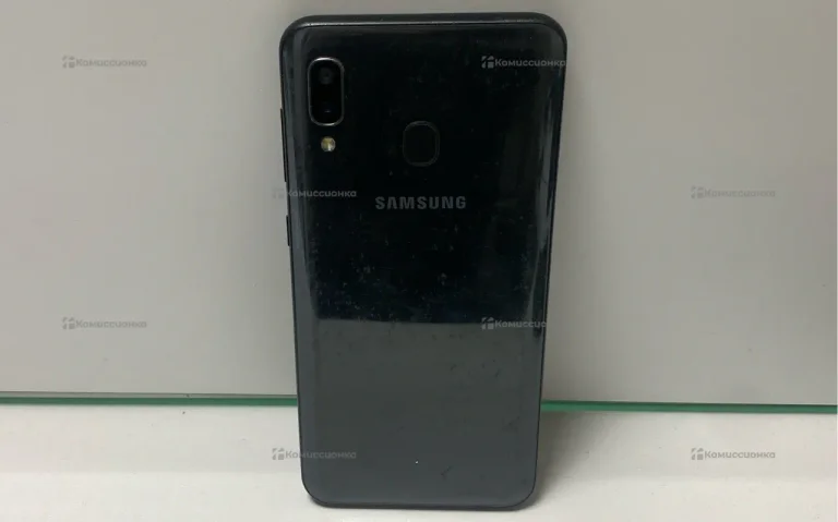 Samsung Galaxy A20 3/32 ГБ
