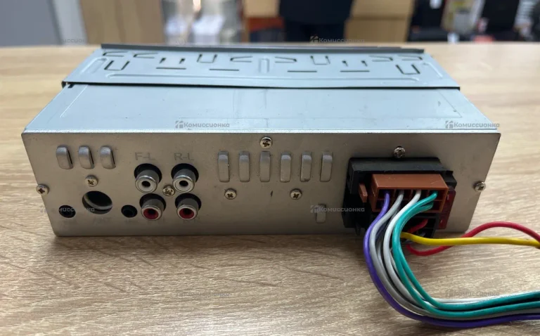 Автомагнитола Nakamichi  NQ511BW