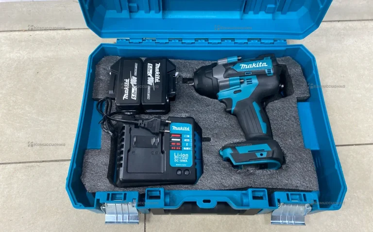 Гайковерт аккумуляторный Makita DTW700