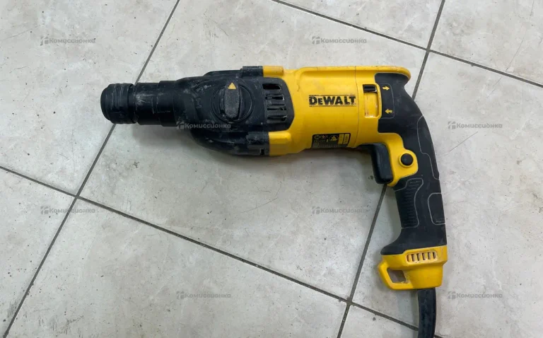 перфоратор DeWALT D25133-is