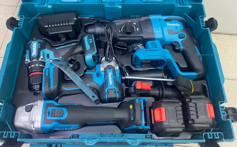 Makita 4v1