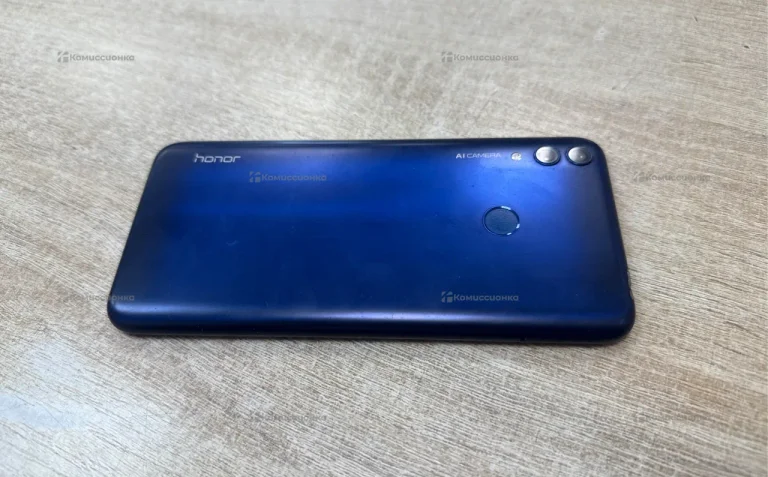 Honor 8C 4/32 ГБ