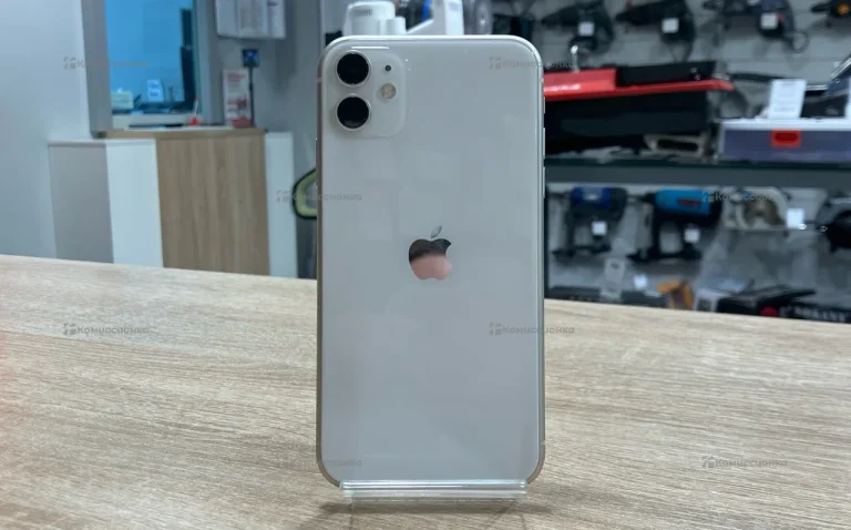 Apple iPhone 11 4/64 ГБ