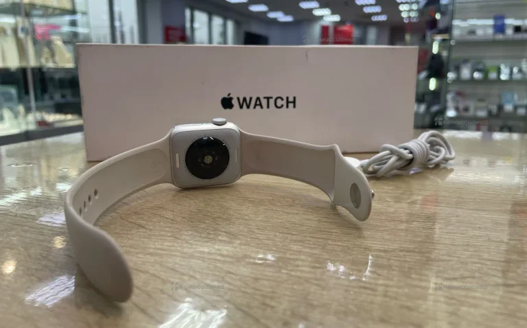 Часы  Apple Watch SE 2