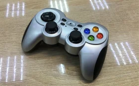 Джойстик Logitech