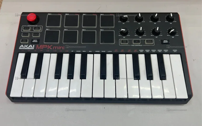 MIDI клавиатура AKAI MPK mini