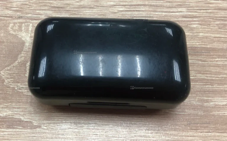 Наушники  черные с экраном