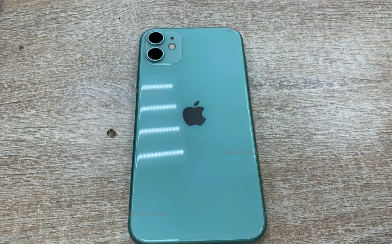 Apple iPhone 11 4/128 ГБ