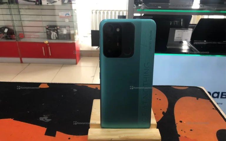 Tecno Tecno Spark 8c 4/64 ГБ
