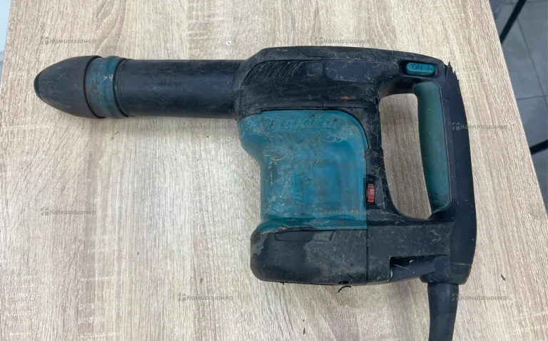 Отбойный молоток Makita HM0870C