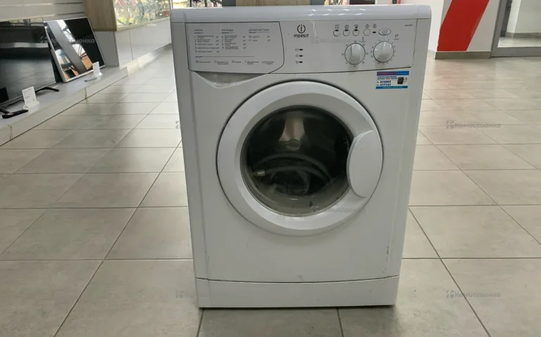 Стиральная машина Indesit WIUN83