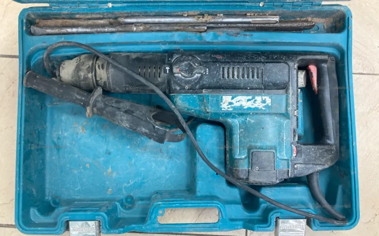 Перфоратор makita HR5001C