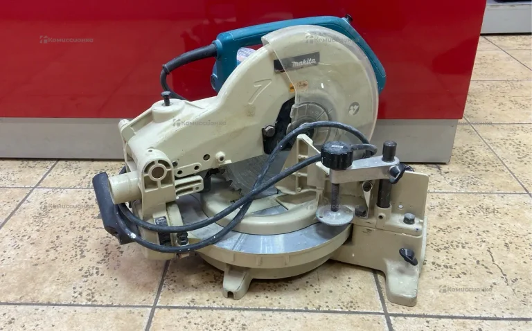 Торцовочная пила makita LS1040