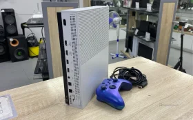 Приставка Xbox one s 1tb.