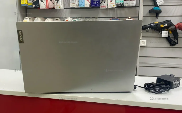 Ноутбук  LENOVO