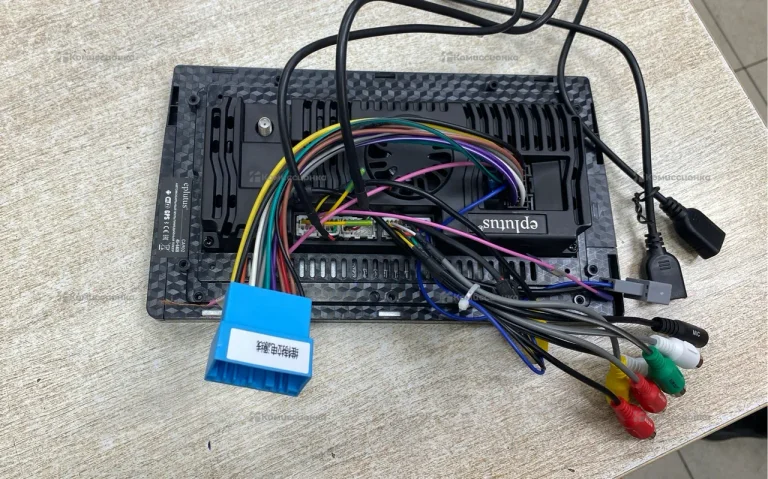 Автомагнитола  Eplutus CA902