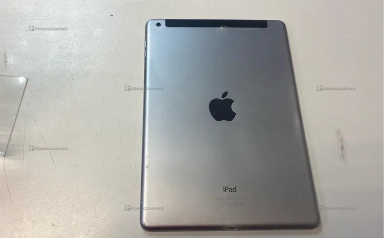 Планшет Apple iPad Air 64Gb Wi-Fi