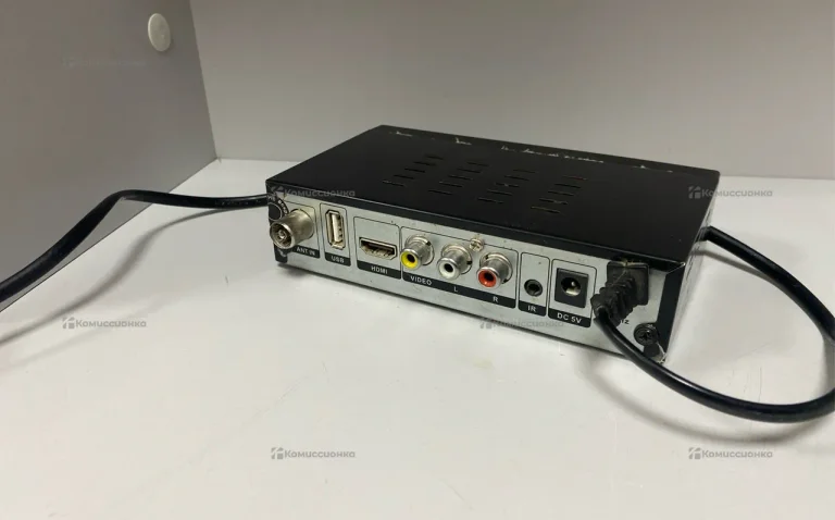 ТВ-приставка Cadena CDT-1793