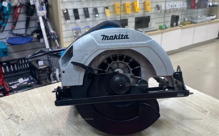 Циркулярная дисковая пила Makita сетевая