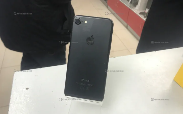 Apple iPhone 7 2/32 ГБ