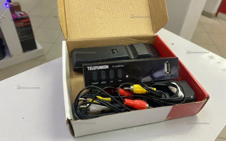 Цифровая ТВ приставка  Lumax 1109