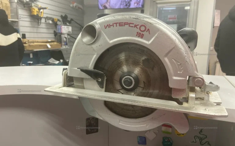 Дисковая пила Интерсклл ДП-190/1600М
