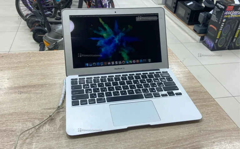 Ноутбук  MacBook Air 11 2010