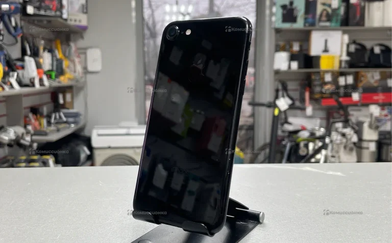 Apple iPhone 7 2/32 ГБ