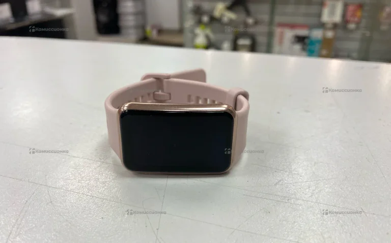 Часы  huawei band pink