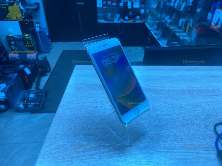 Apple iPhone 8 Plus 3/64 ГБ