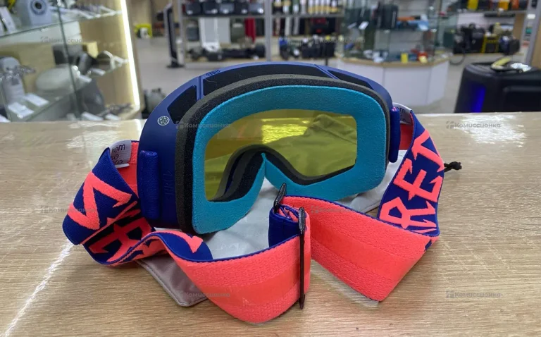 Маска сноуборда Shred