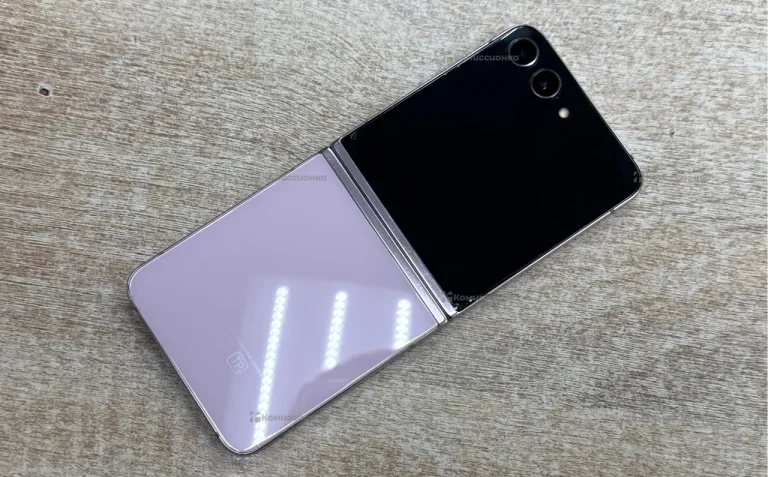 Samsung Galaxy Z Flip5 8/256 ГБ