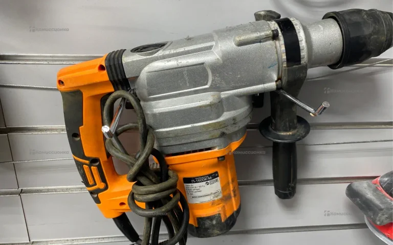 Перфоратор Вихрь П-1600К-М