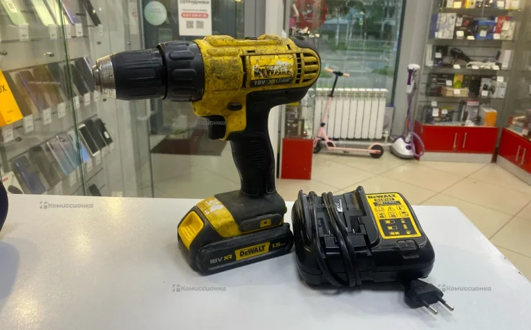 Аккумуляторный шуруповерт DeWalt DCD771-KS