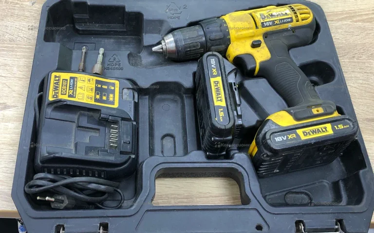 Дрель-шуруповерт DeWALT DCD771-KS