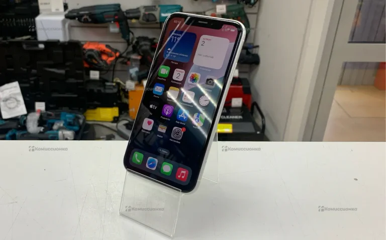 Apple iPhone XR 64 ГБ