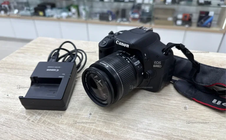 Фотоаппарат Canon EOS 600D