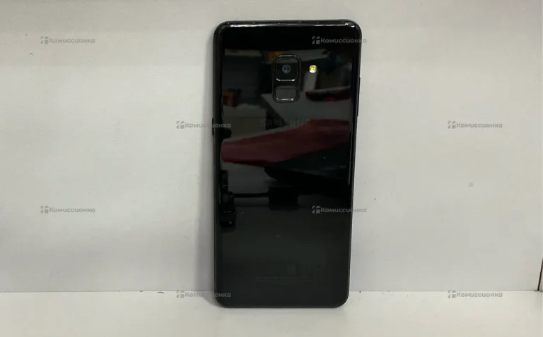 Samsung Galaxy A8+ (2018) 4/32 ГБ