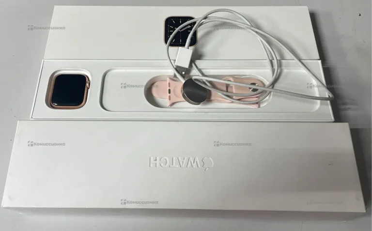 Часы  Apple Watch Series 6